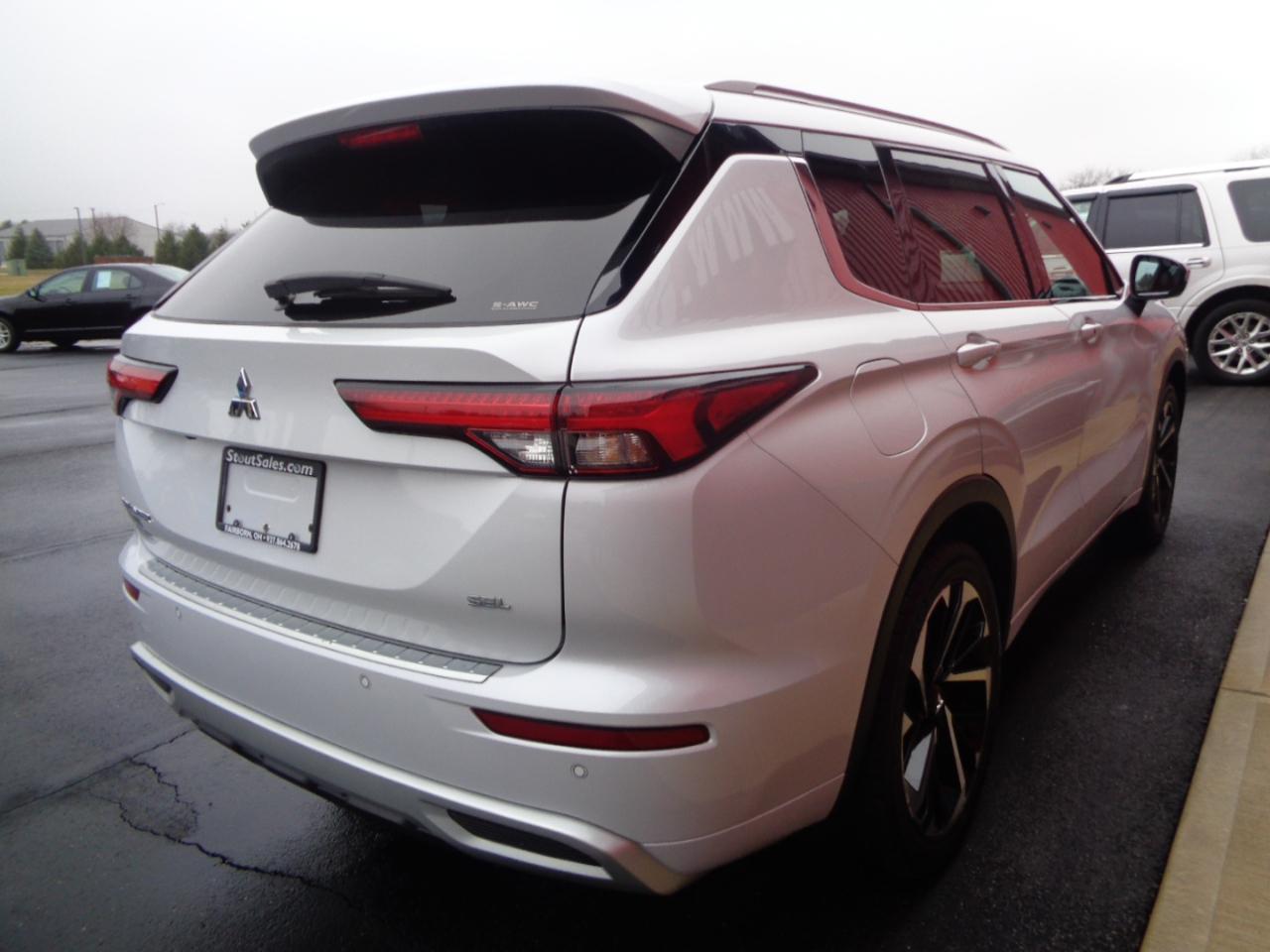 Mitsubishi Outlander SEL AWD 2022