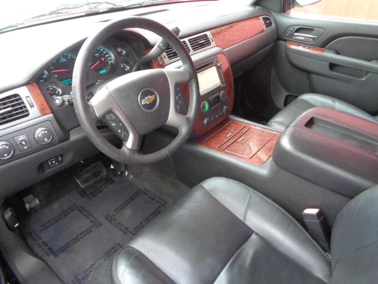 Chevrolet Suburban LTZ 1500 4WD 2012