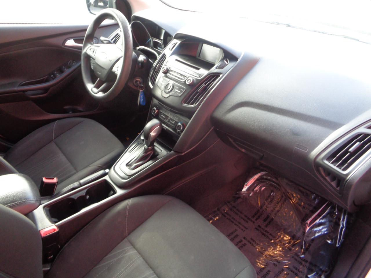 Ford Focus SE Hatch 2017