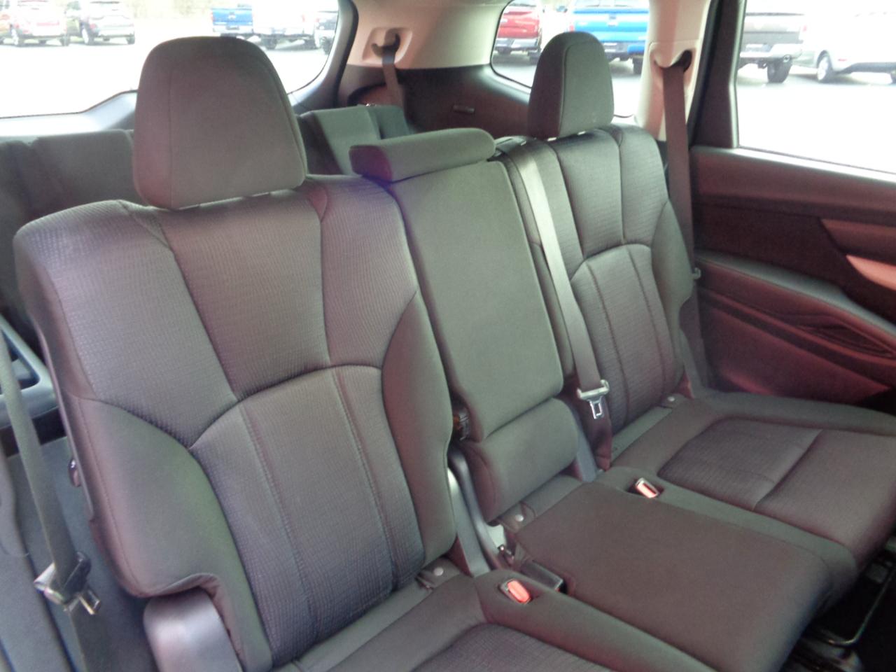 Subaru Ascent Base 8-Passenger 2019