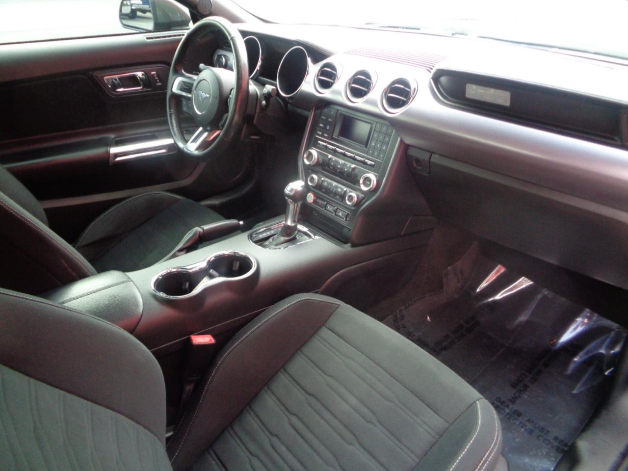 Ford Mustang EcoBoost Coupe 2017