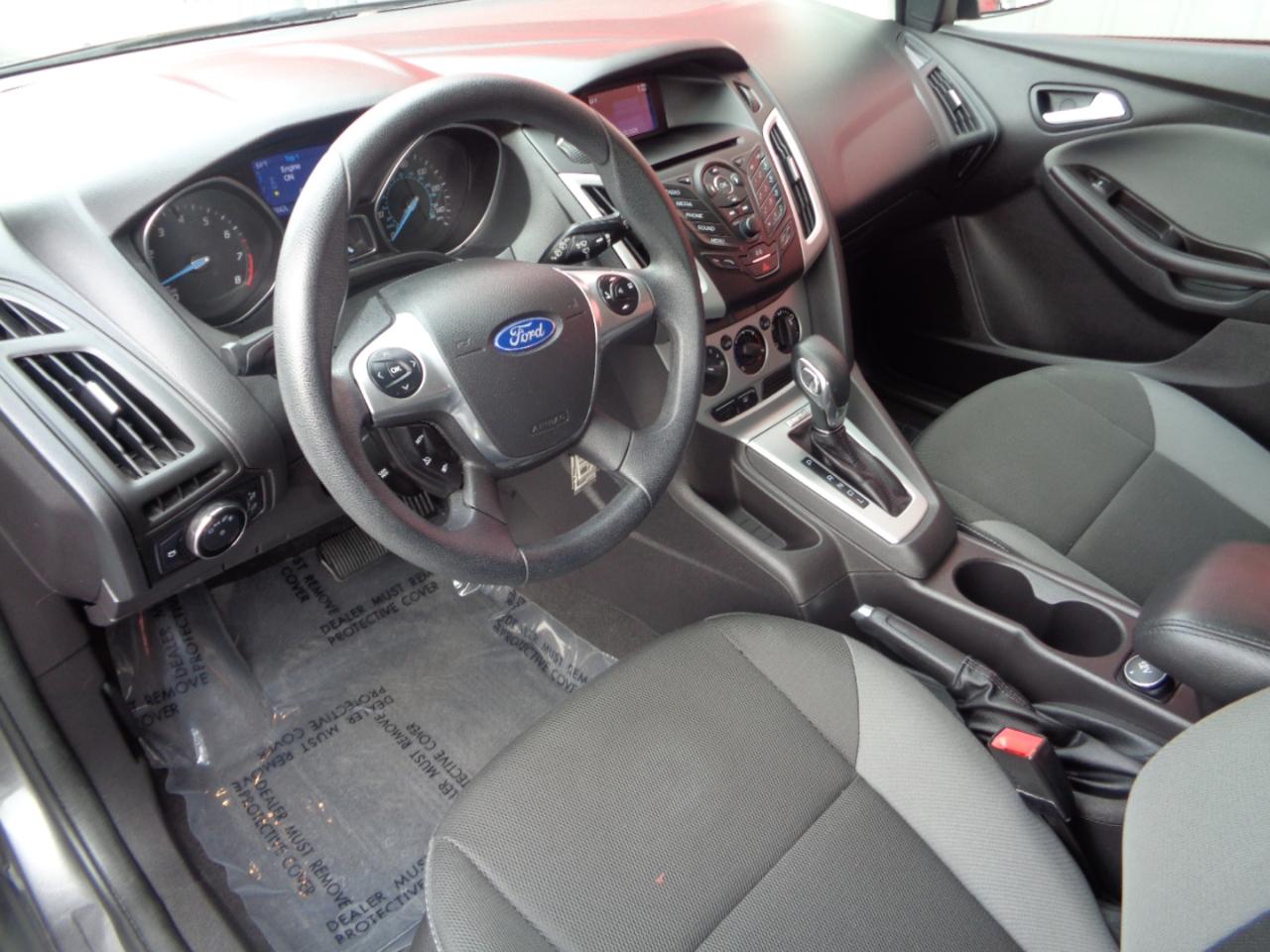 Ford Focus SE Hatch 2014