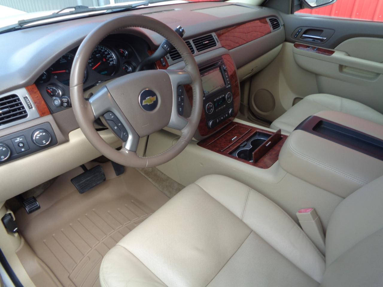 Chevrolet Suburban LTZ 1500 4WD 2011