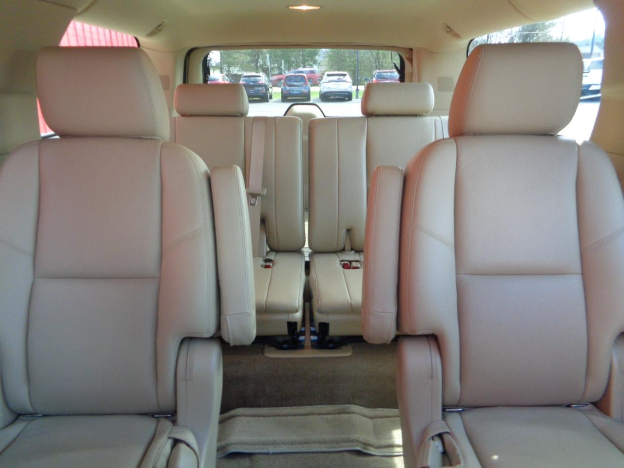 Chevrolet Suburban LTZ 1500 4WD 2011