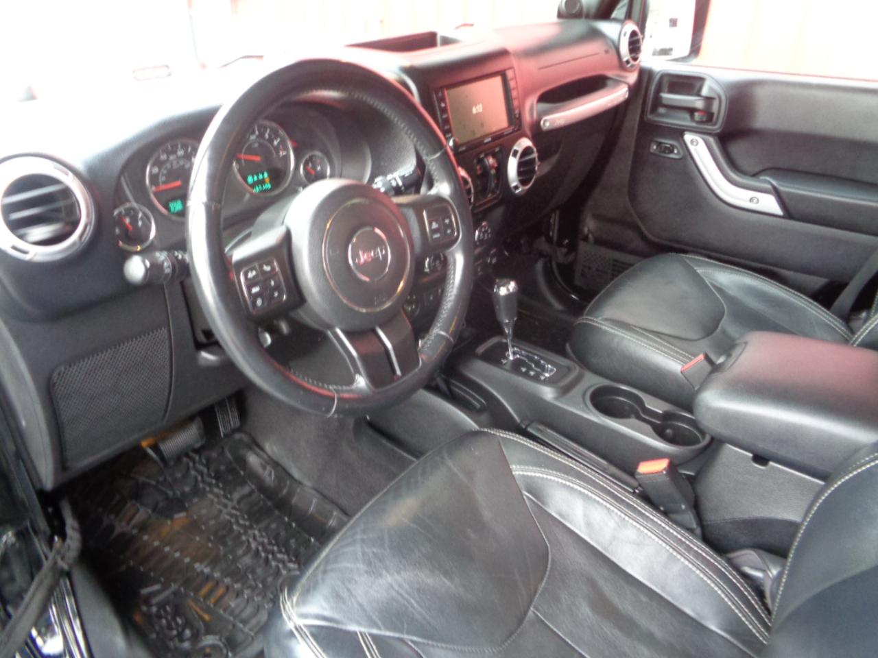 Jeep Wrangler Unlimited Sahara 4WD 2014