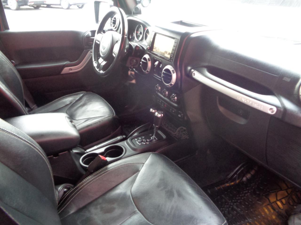 Jeep Wrangler Unlimited Sahara 4WD 2014