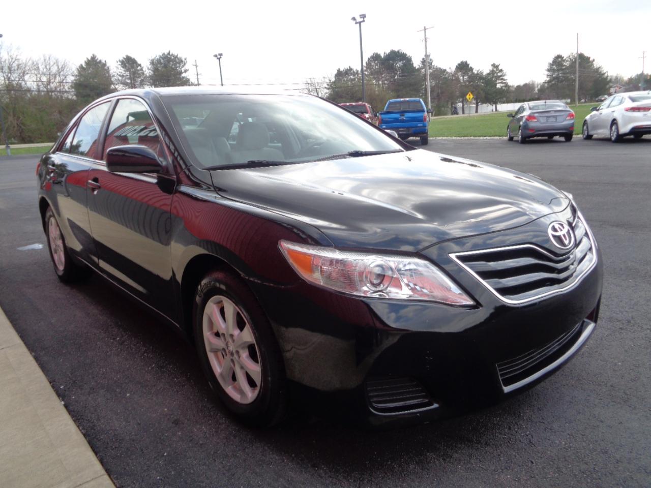 Toyota Camry Base 6-Spd AT 2011