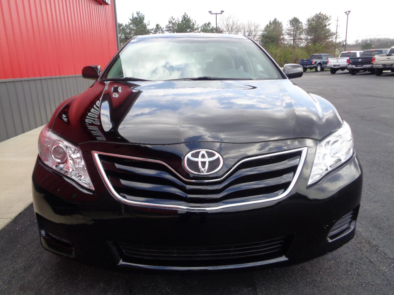 Toyota Camry Base 6-Spd AT 2011