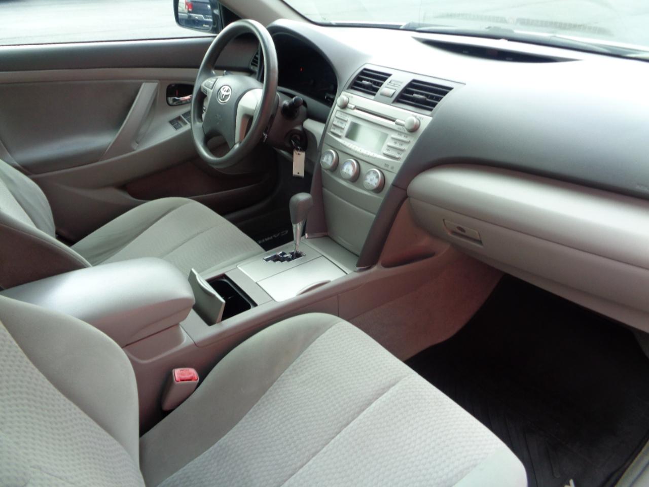 Toyota Camry Base 6-Spd AT 2011