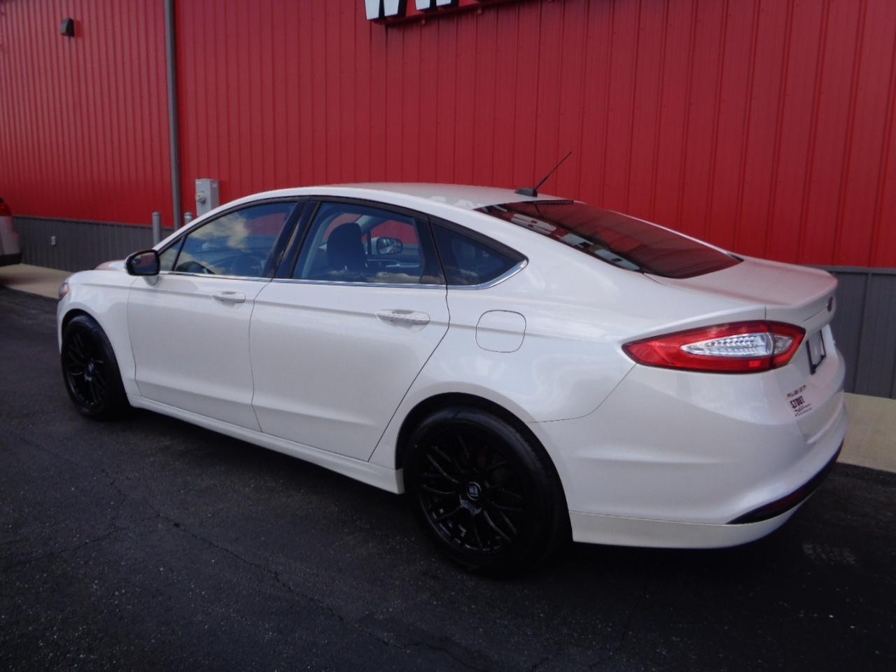 Ford Fusion SE 2015