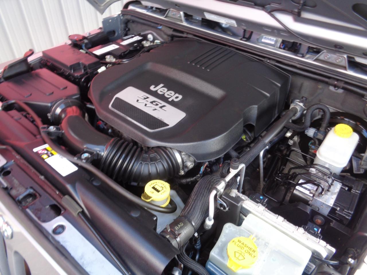 Jeep Wrangler Sport 4WD 2013