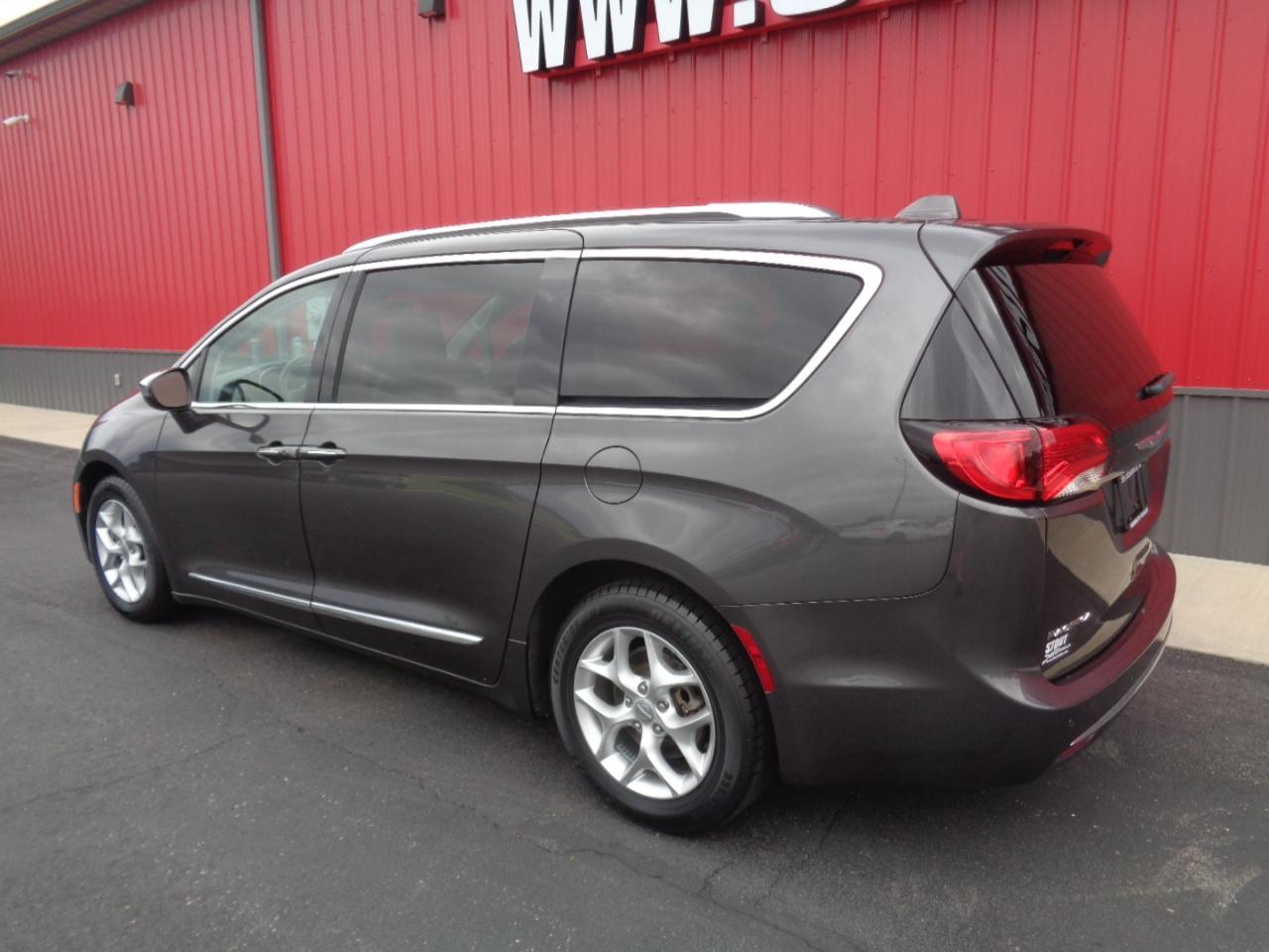 Chrysler Pacifica Limited 2019