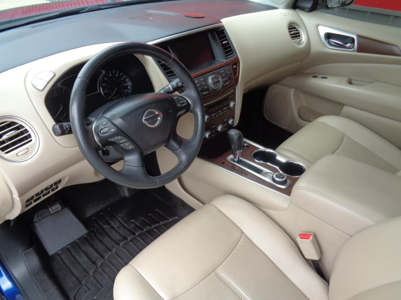 Nissan Pathfinder Platinum 4WD 2017