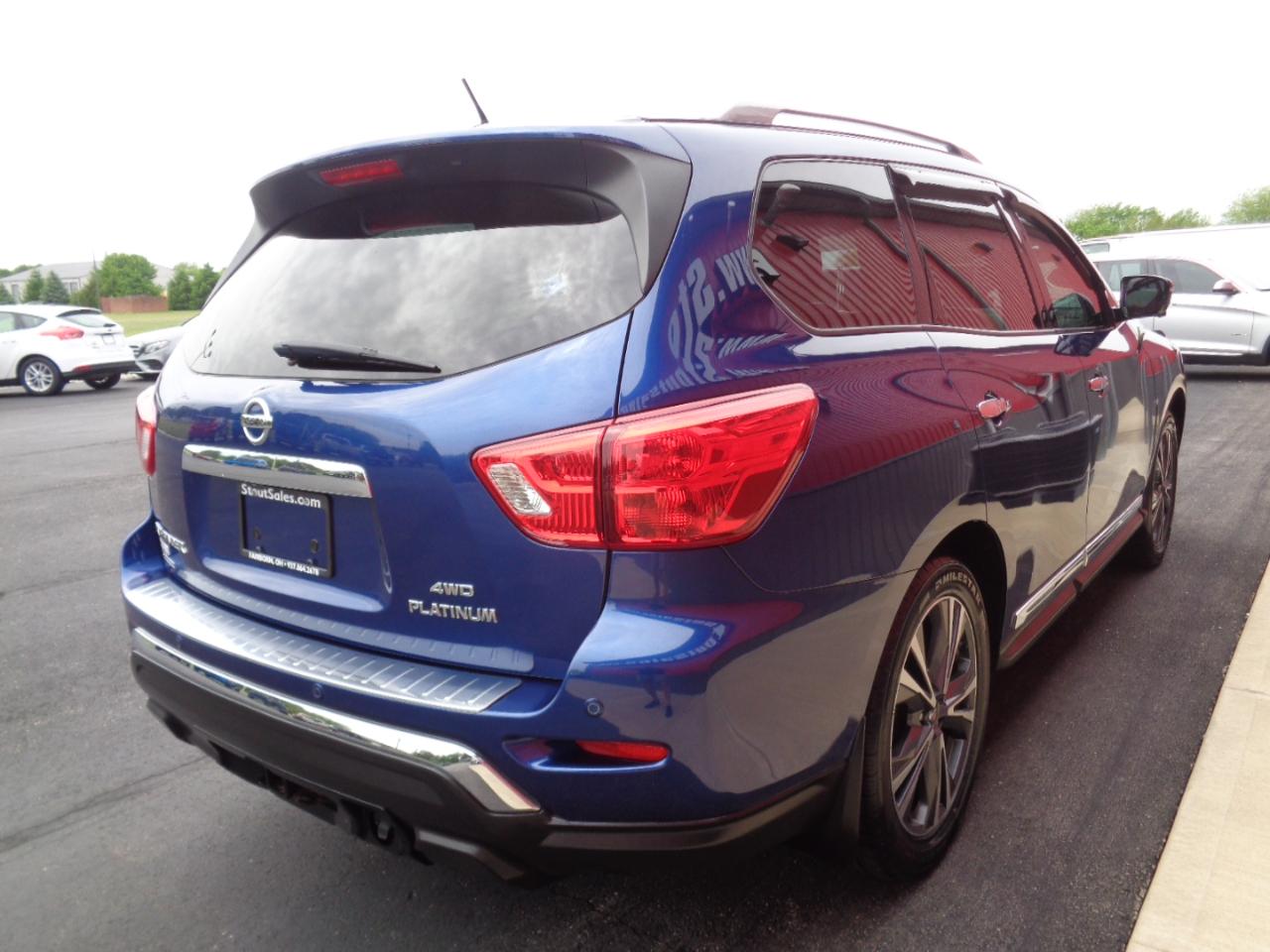 Nissan Pathfinder Platinum 4WD 2017