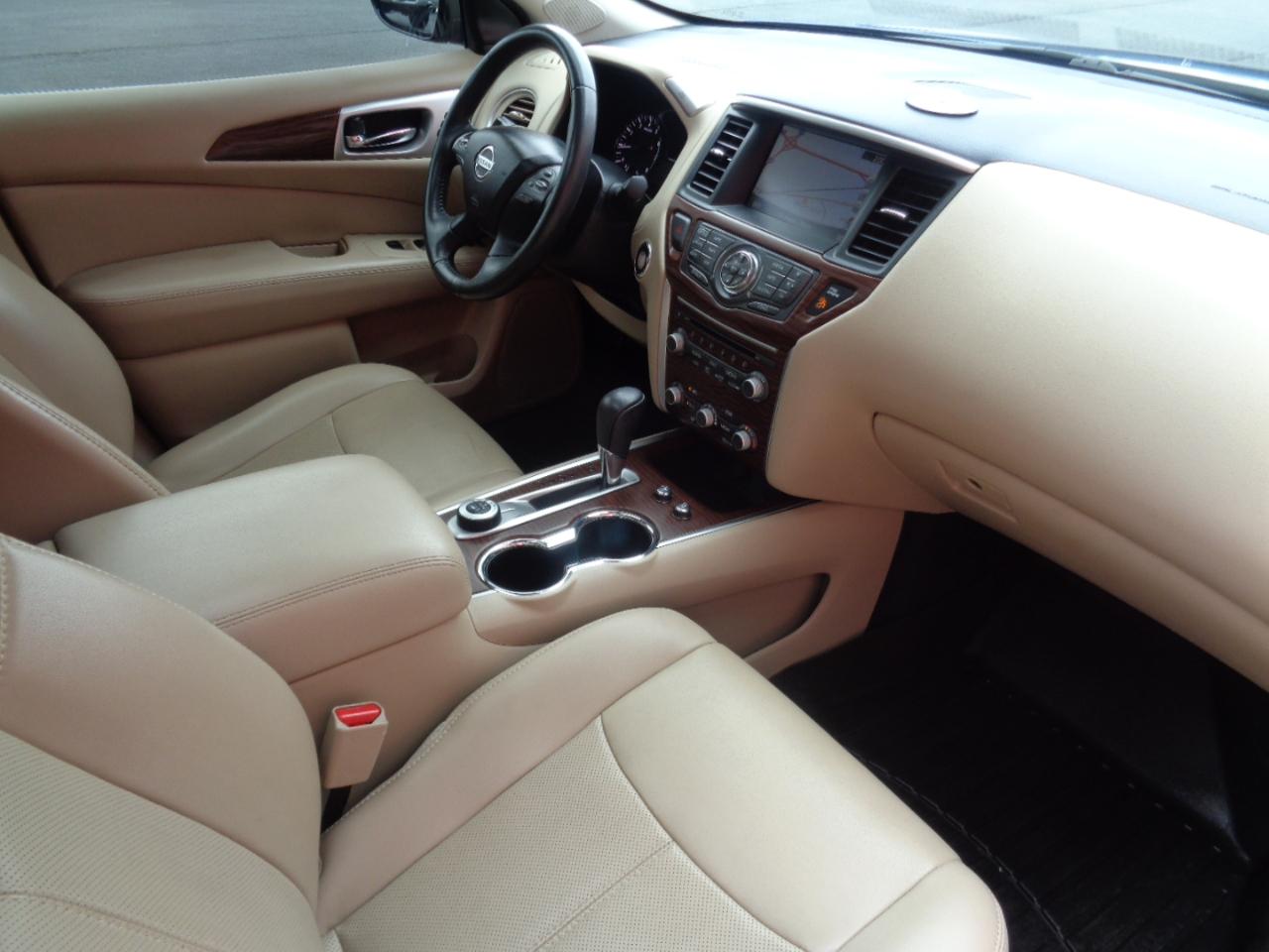 Nissan Pathfinder Platinum 4WD 2017