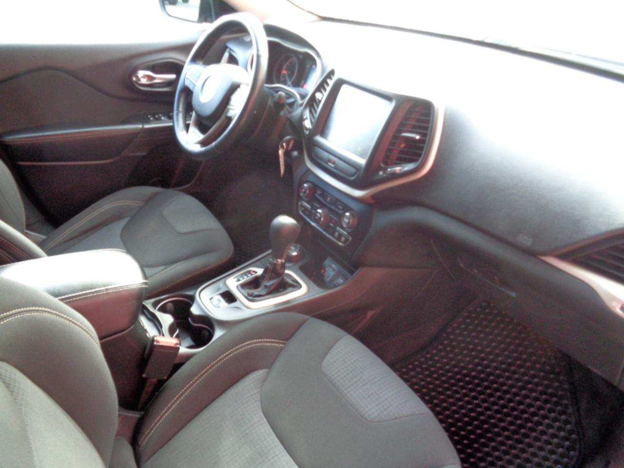 Jeep Cherokee Latitude 4WD 2015