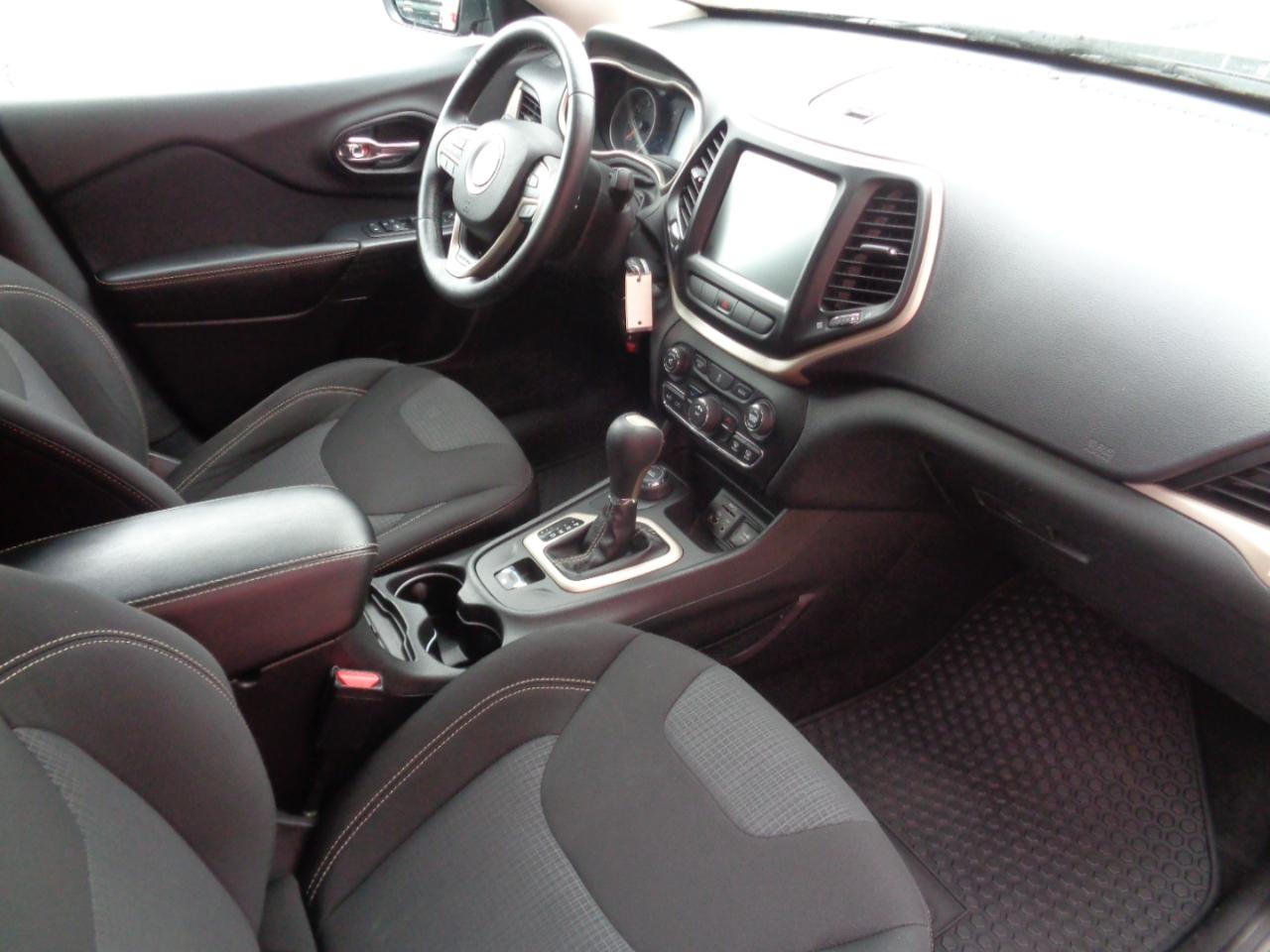 Jeep Cherokee Latitude 4WD 2015
