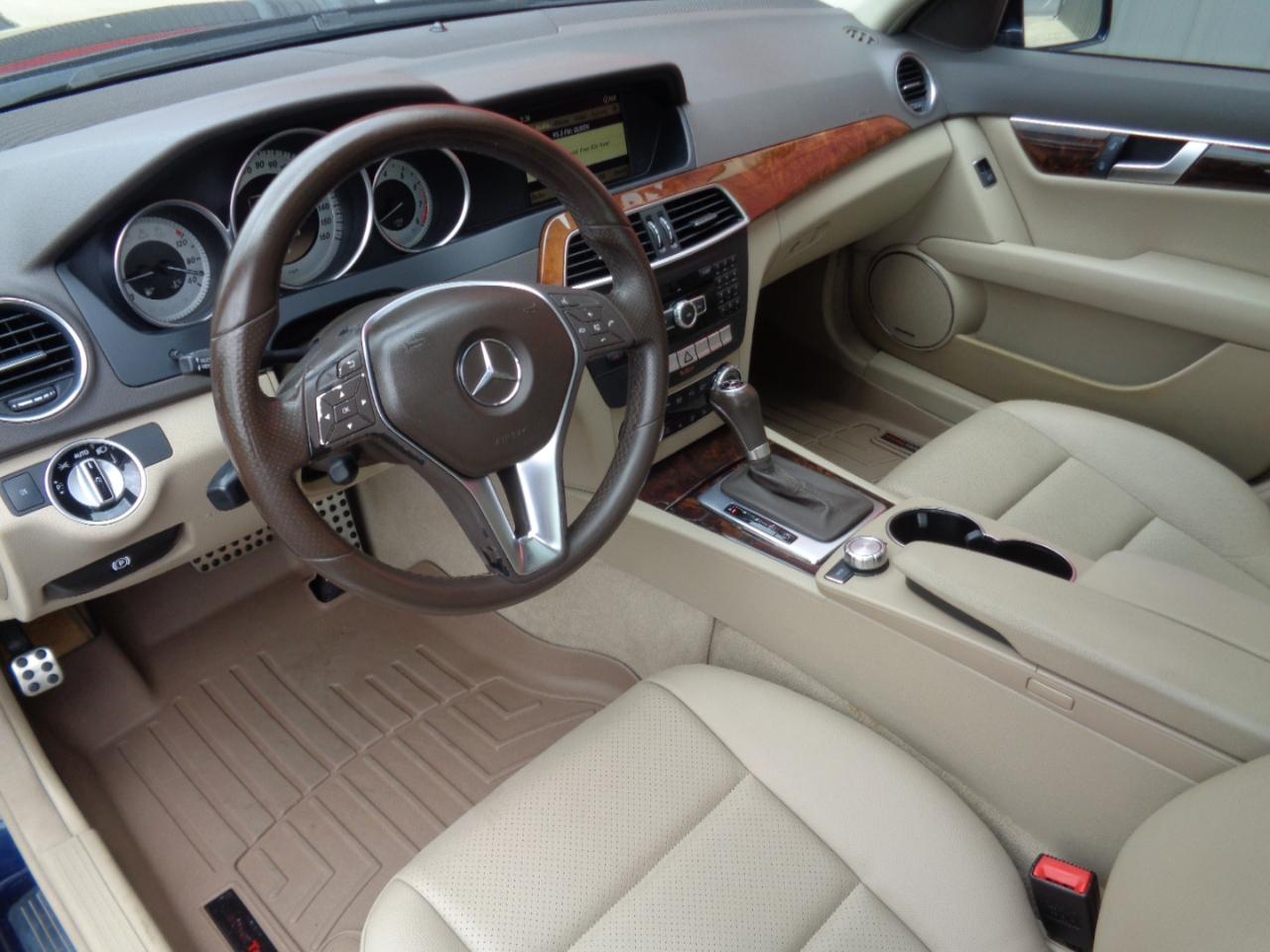 Mercedes-Benz C-Class C300 4MATIC Luxury Sedan 2012