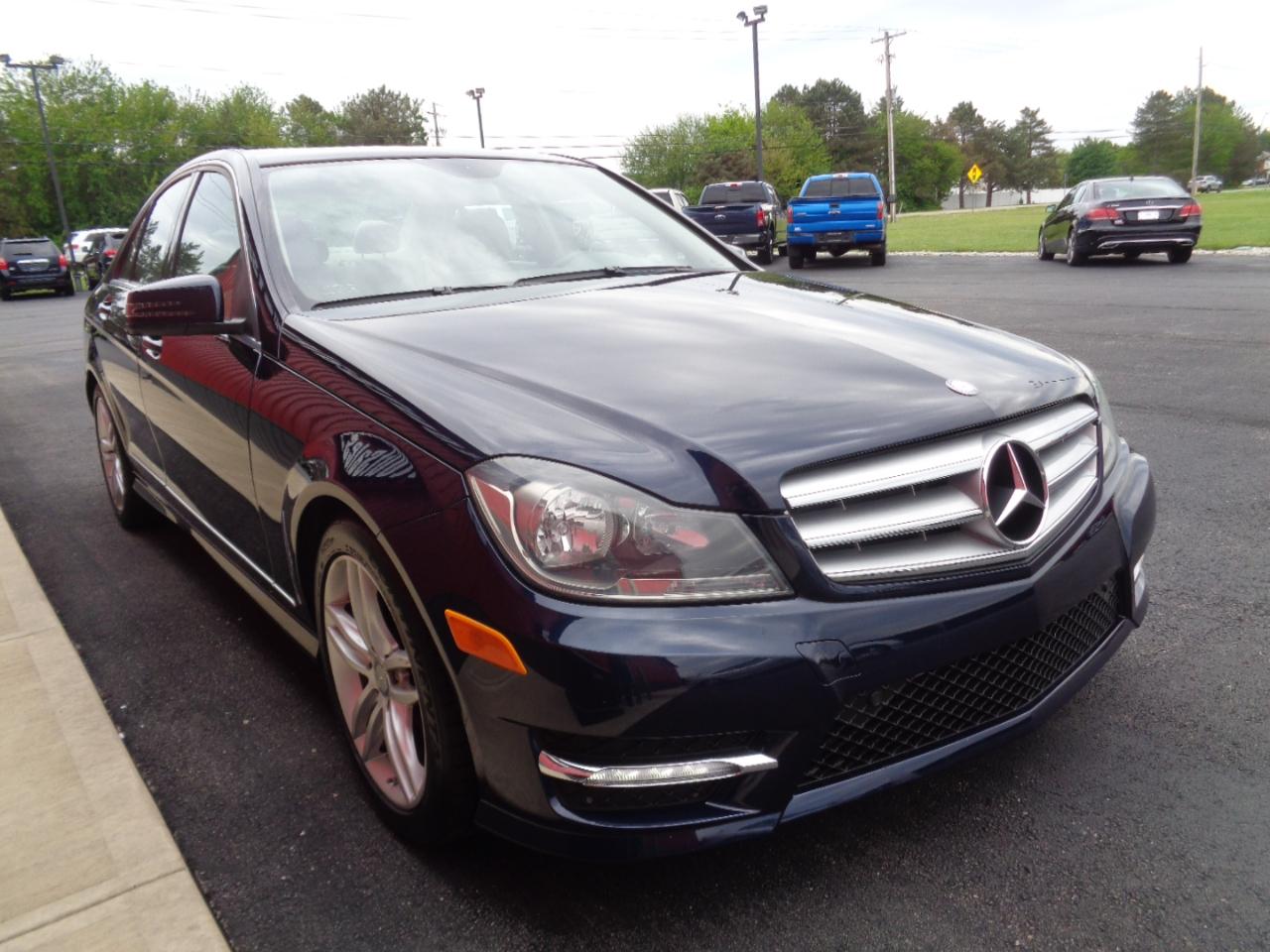 Mercedes-Benz C-Class C300 4MATIC Luxury Sedan 2012