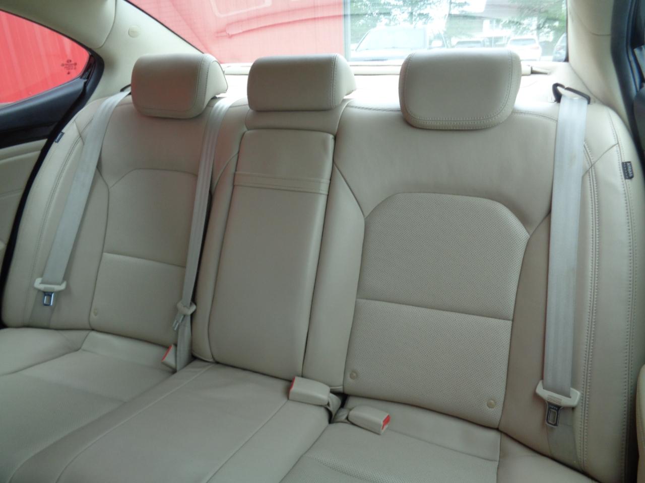 Kia Cadenza Sedan 2014