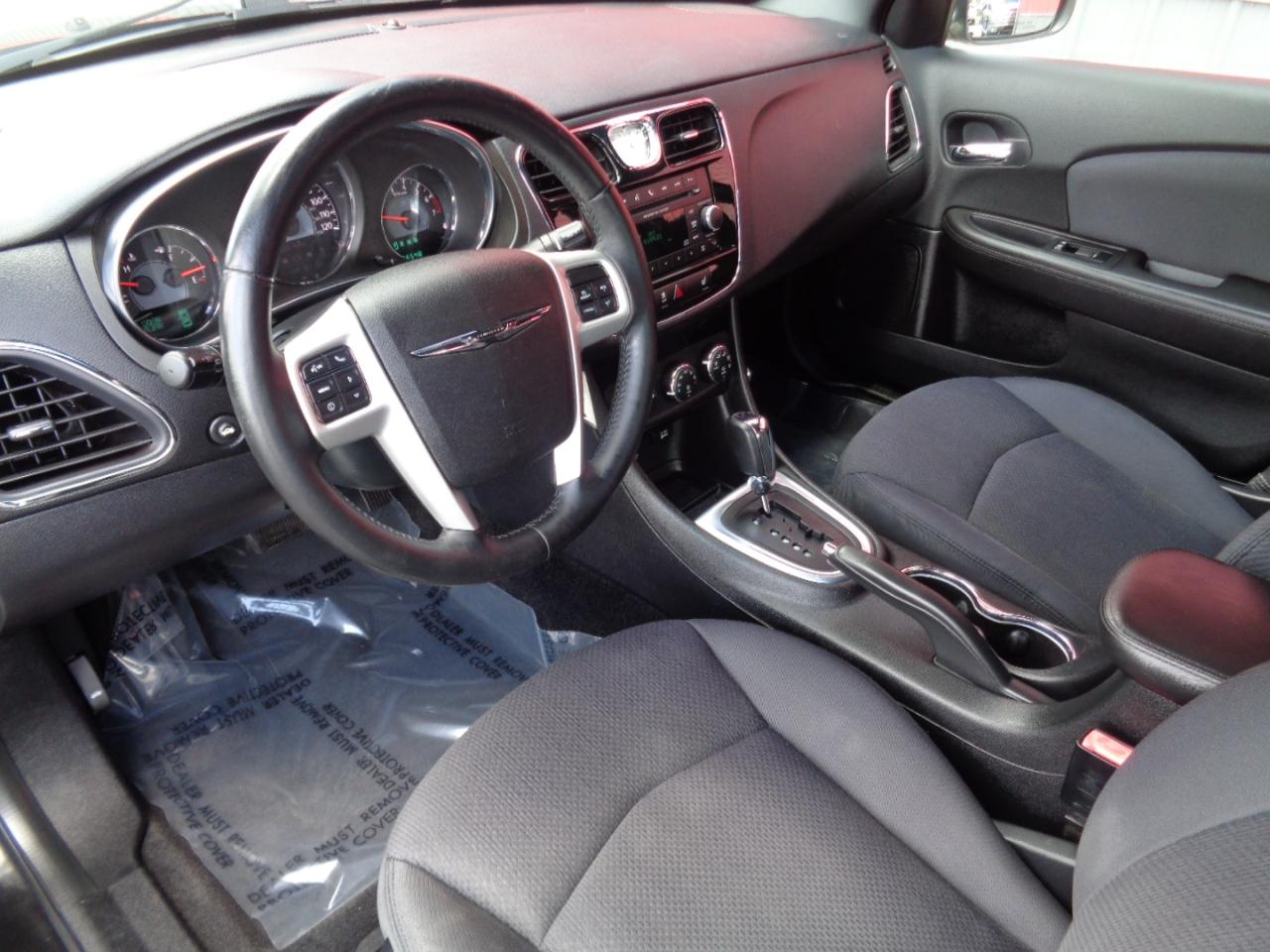Chrysler 200 Touring 2013