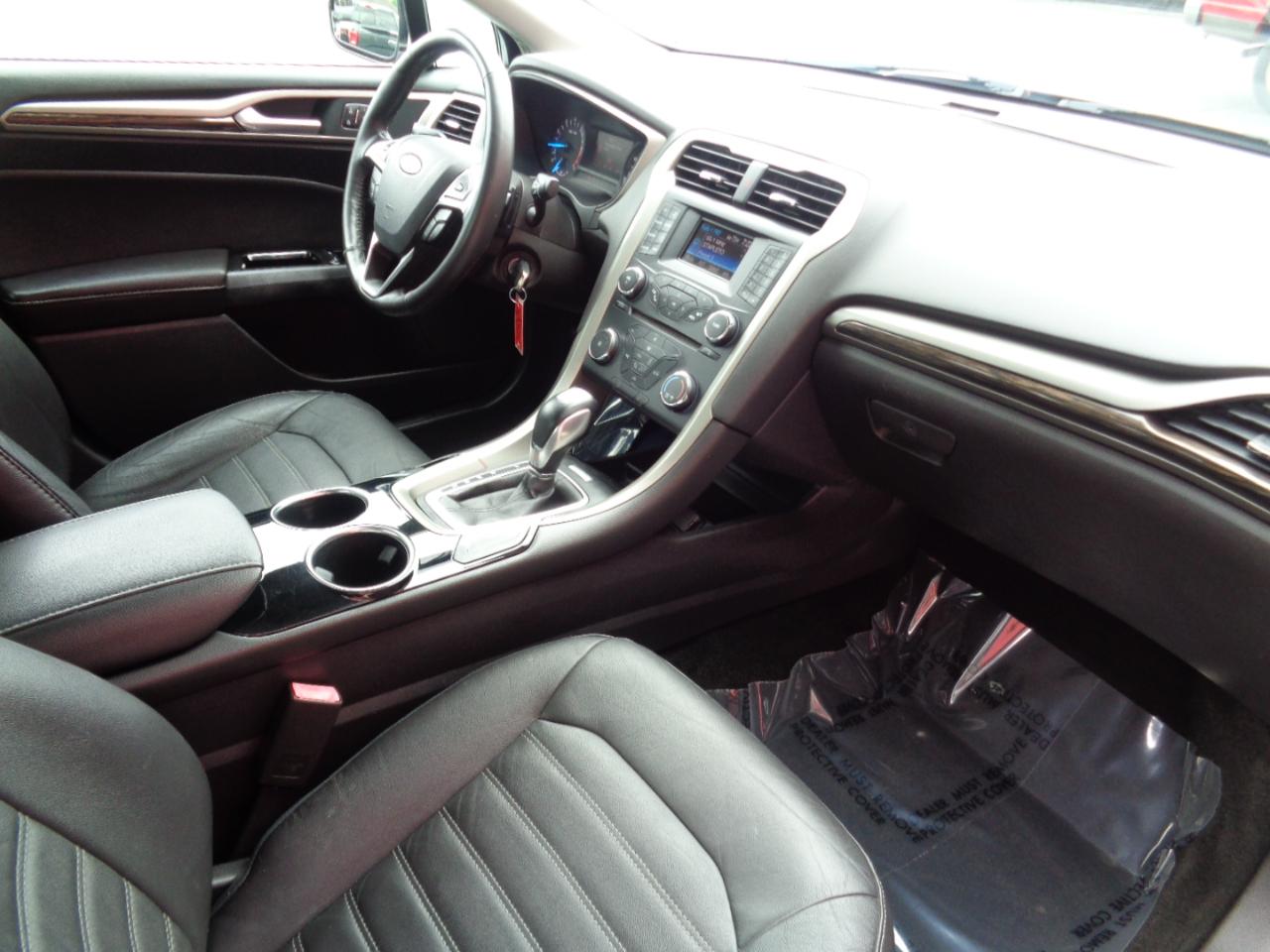 Ford Fusion SE 2013