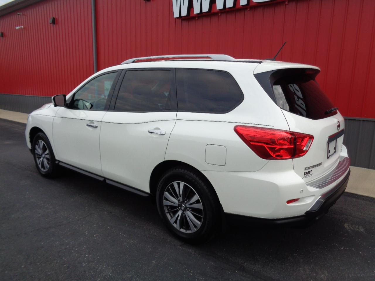 Nissan Pathfinder SL 4WD 2017