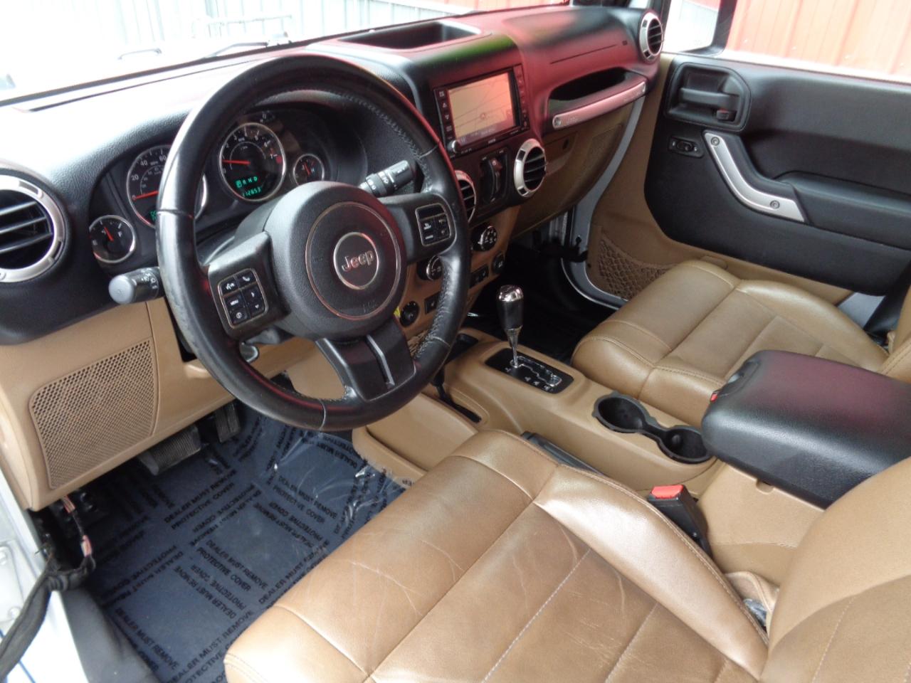 Jeep Wrangler Unlimited Sahara 4WD 2012
