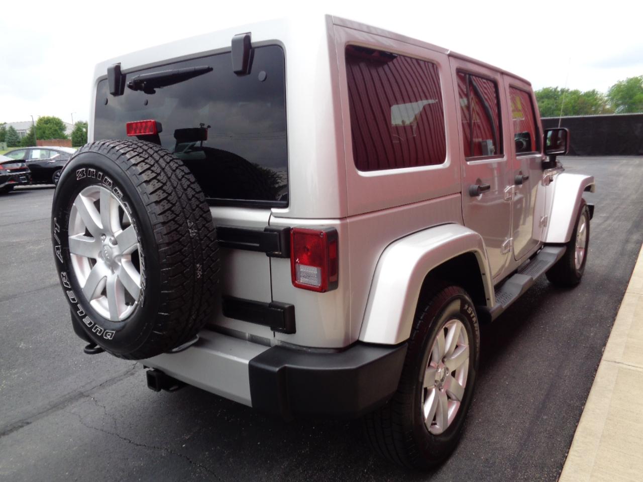 Jeep Wrangler Unlimited Sahara 4WD 2012