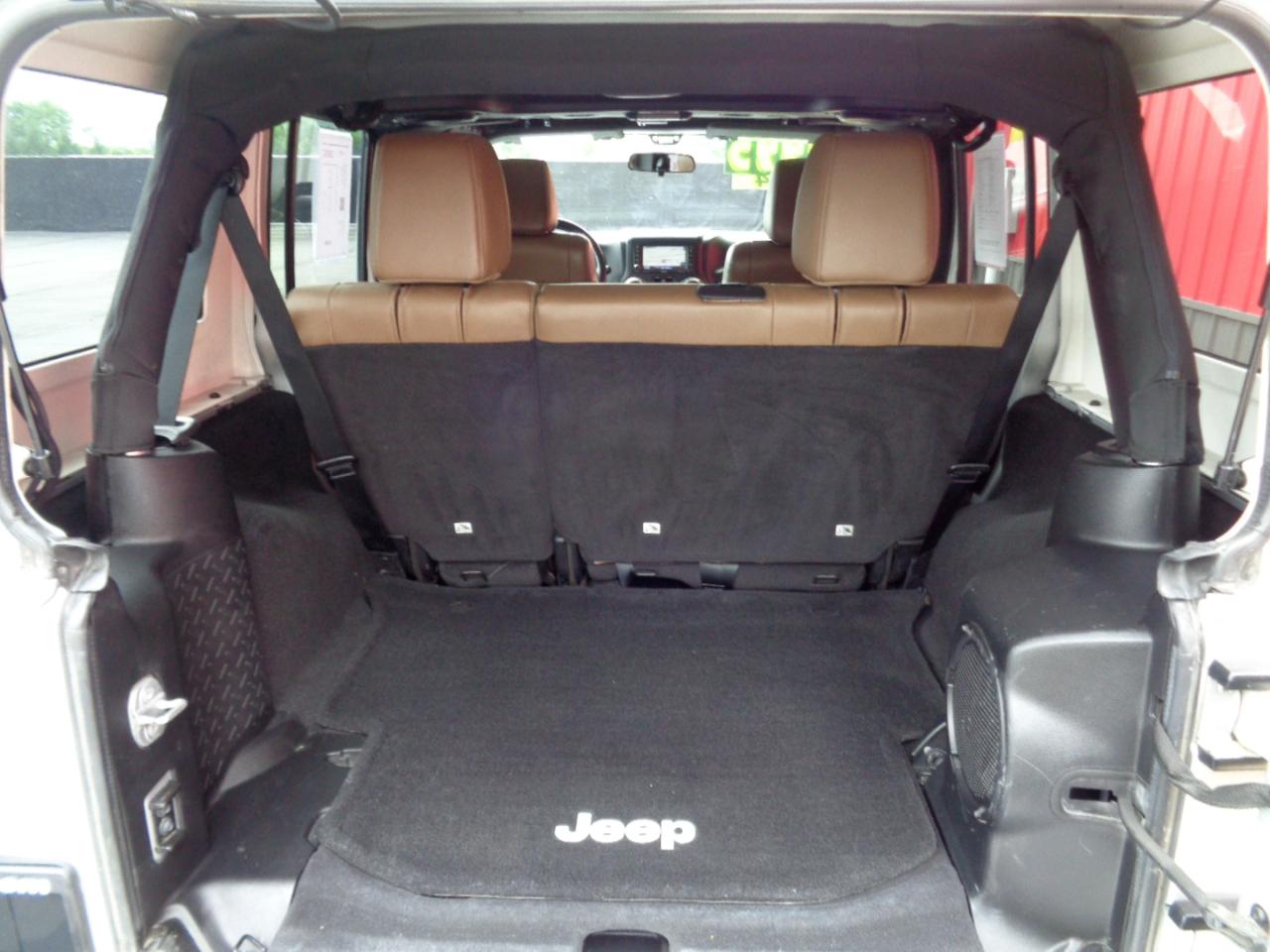 Jeep Wrangler Unlimited Sahara 4WD 2012
