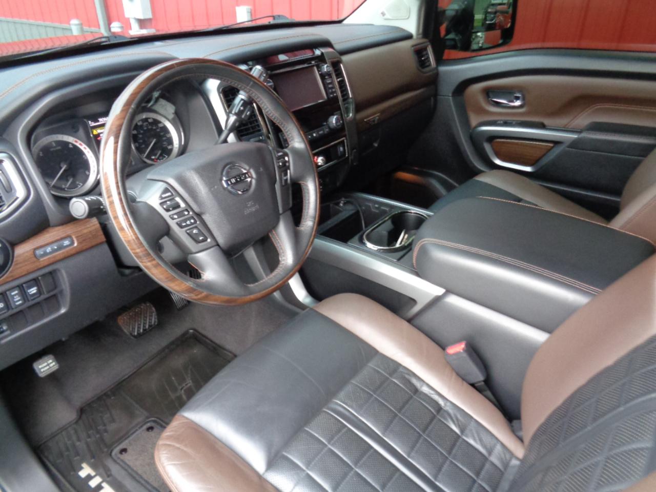 Nissan Titan XD Platinum Reserve 4WD Diesel 2016