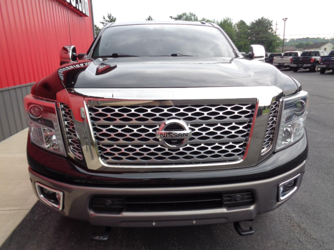 Nissan Titan XD Platinum Reserve 4WD Diesel 2016