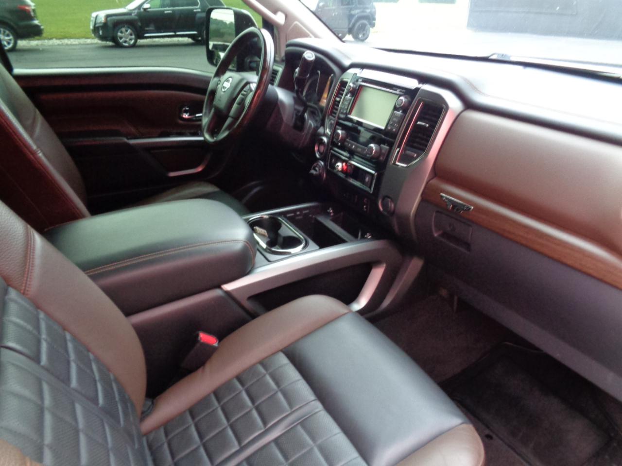 Nissan Titan XD Platinum Reserve 4WD Diesel 2016