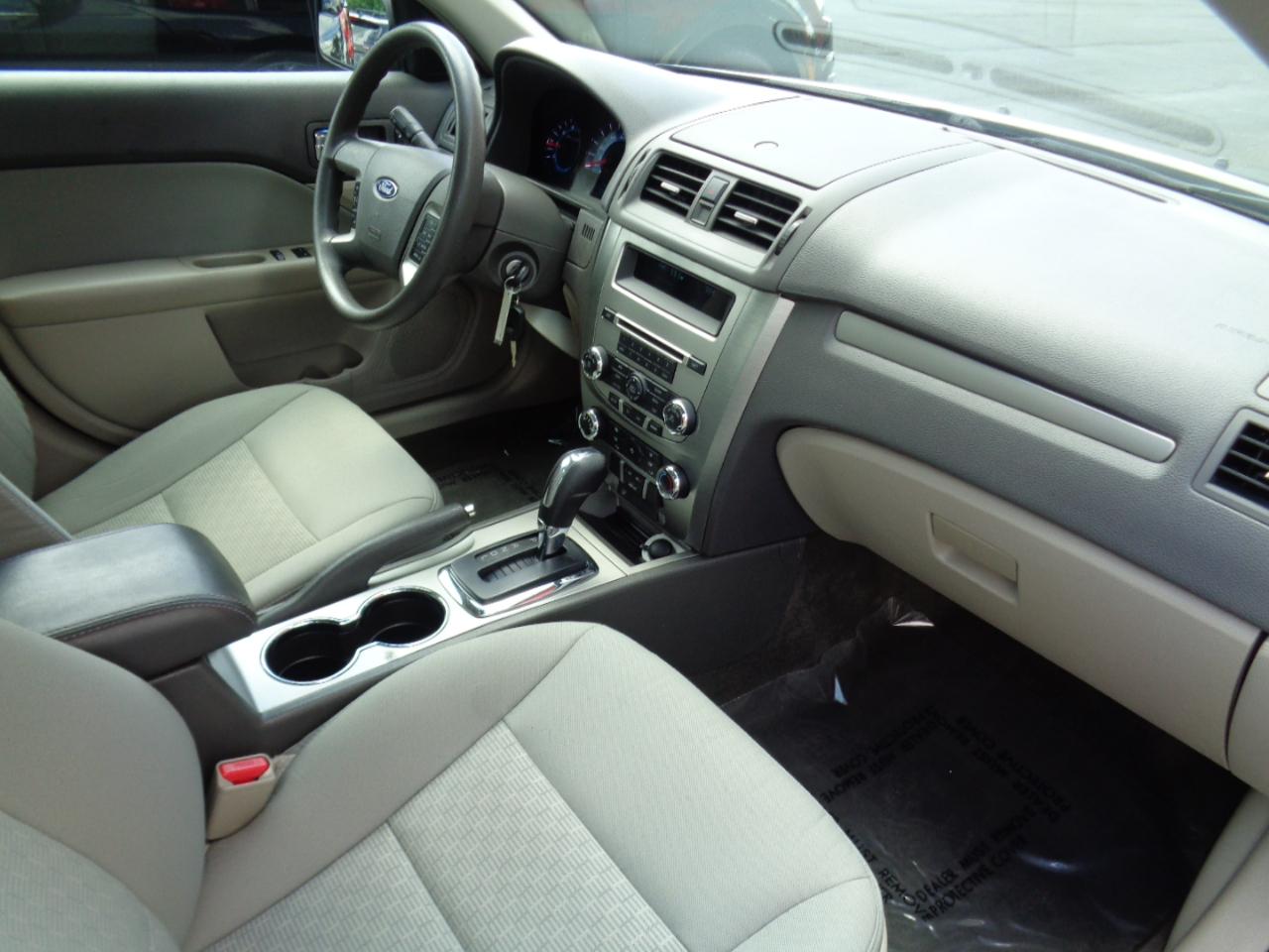 Ford Fusion SE 2012