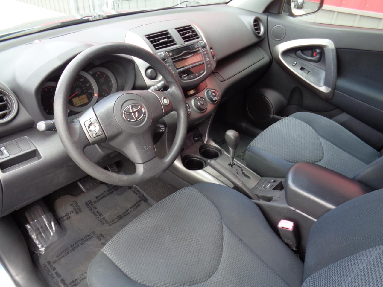 Toyota RAV4 Sport I4 2WD 2010