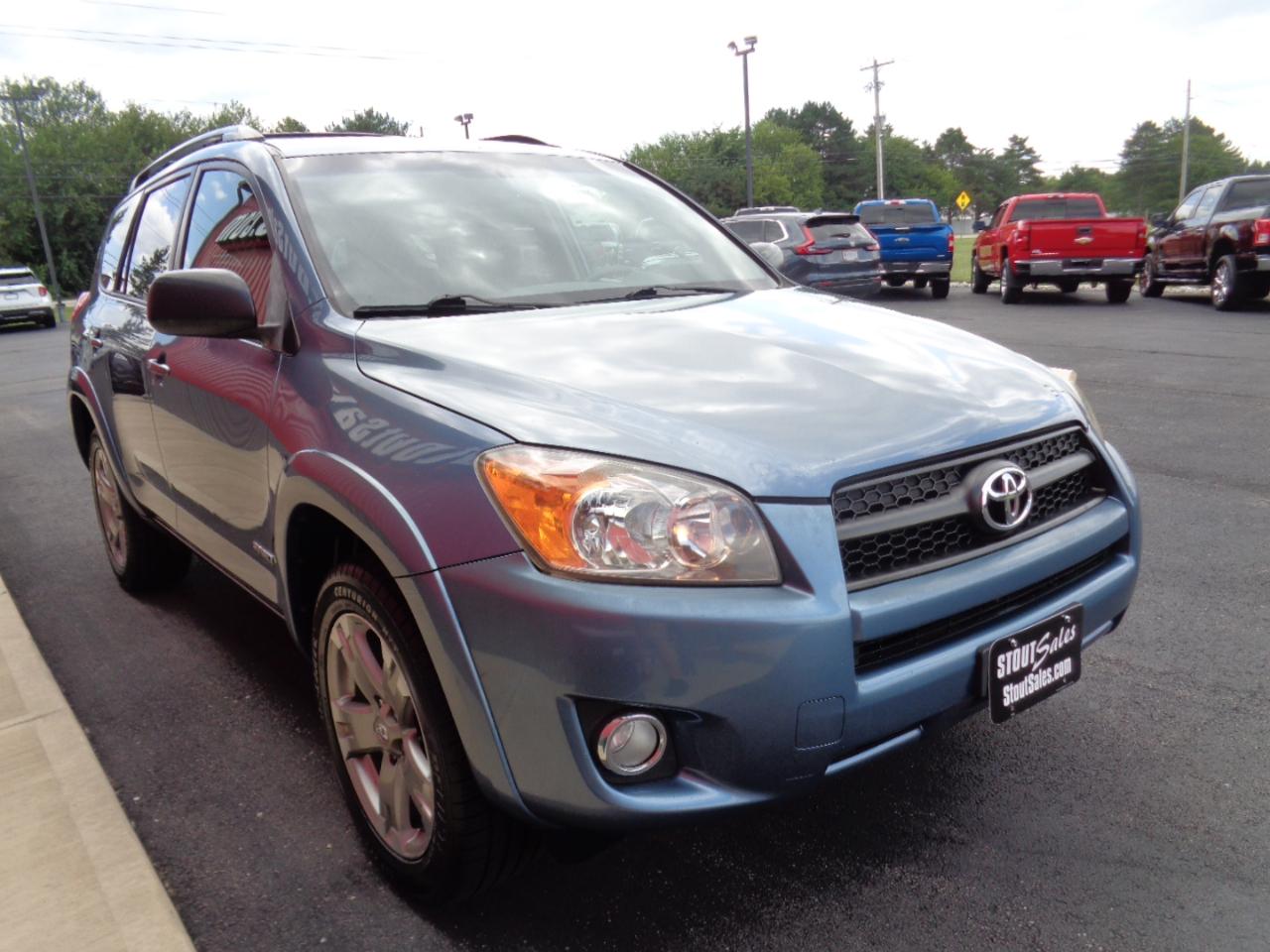 Toyota RAV4 Sport I4 2WD 2010