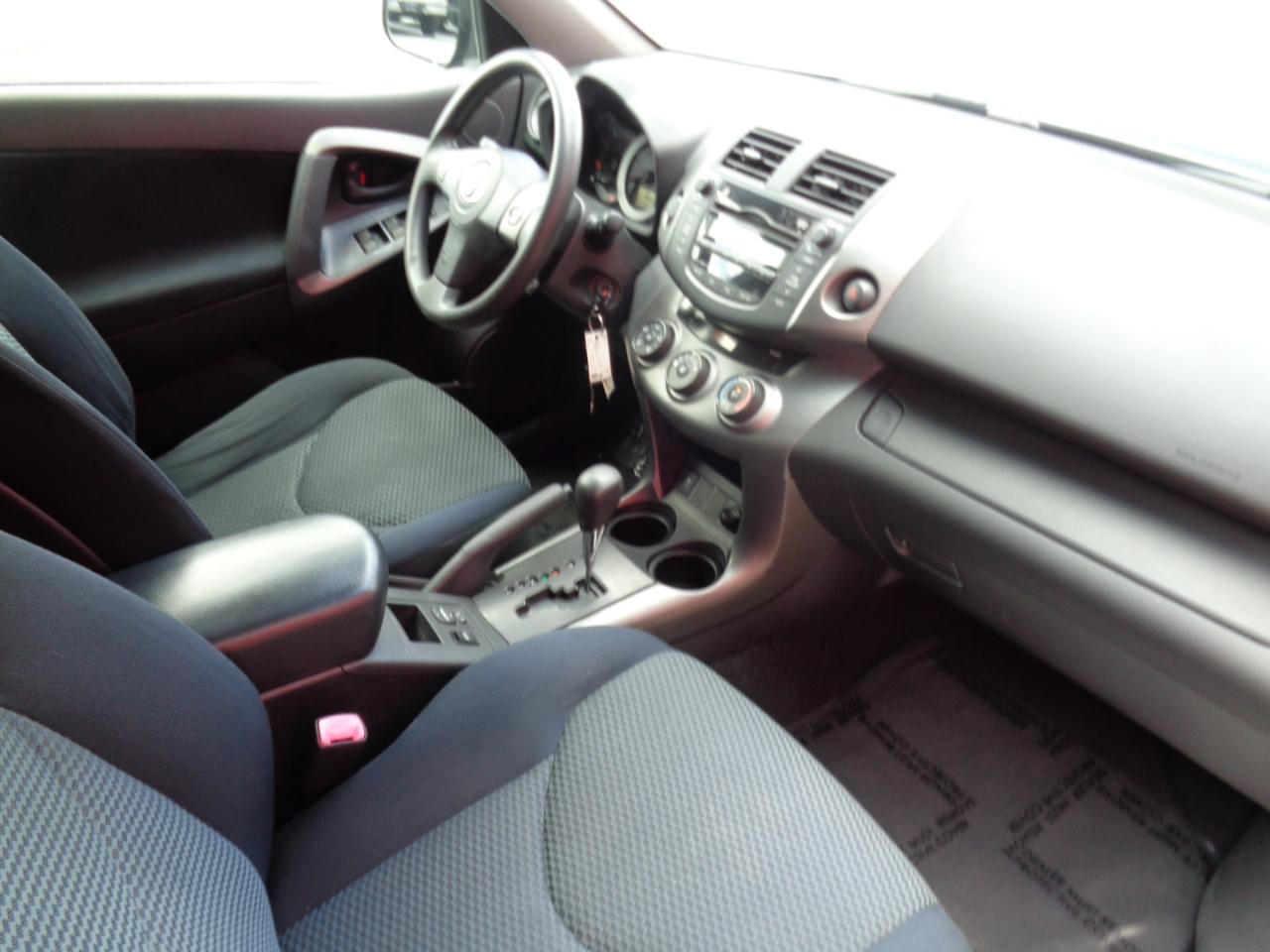 Toyota RAV4 Sport I4 2WD 2010