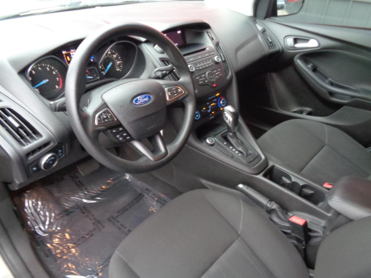 Ford Focus SE Sedan 2016