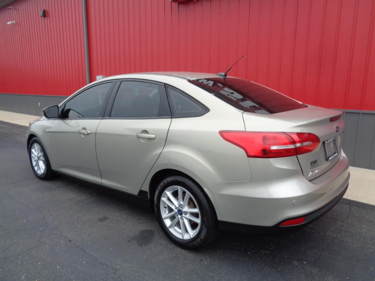 Ford Focus SE Sedan 2016