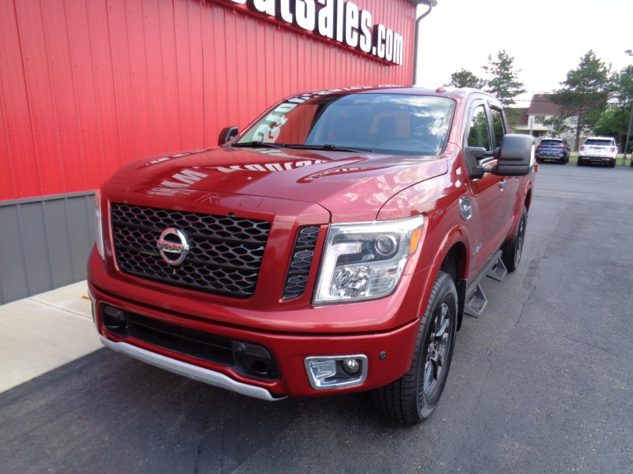 2017 Nissan Titan PRO-4X Crew Cab 4WD