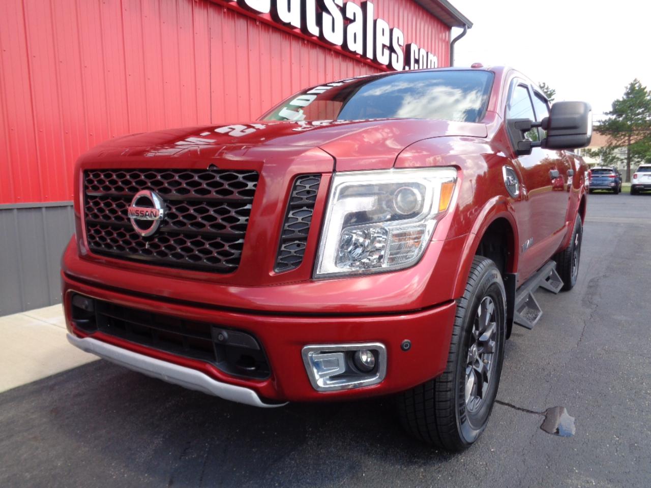 Nissan Titan PRO-4X Crew Cab 4WD 2017