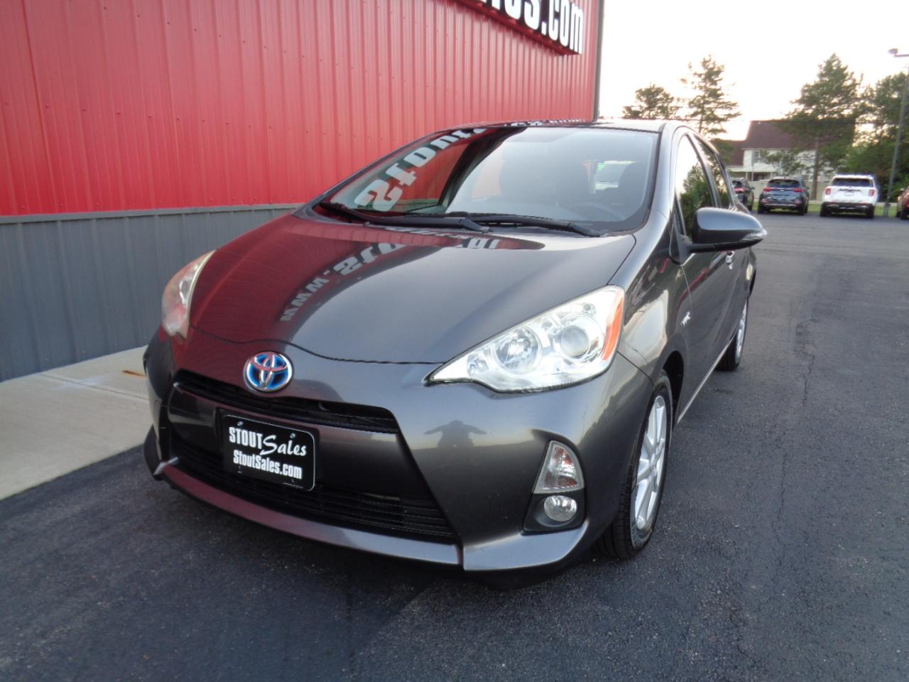Toyota Prius c Four 2013