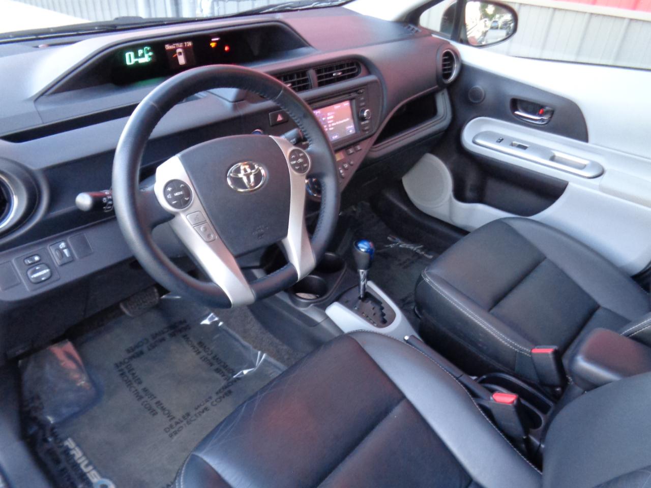 Toyota Prius c Four 2013