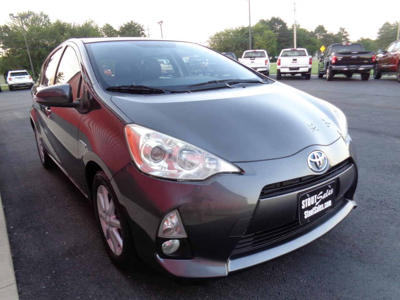 Toyota Prius c Four 2013