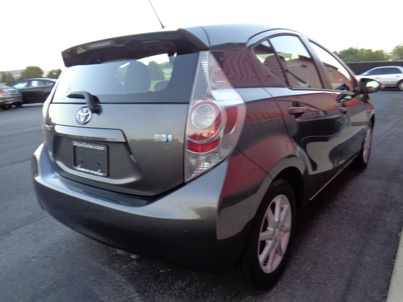 Toyota Prius c Four 2013