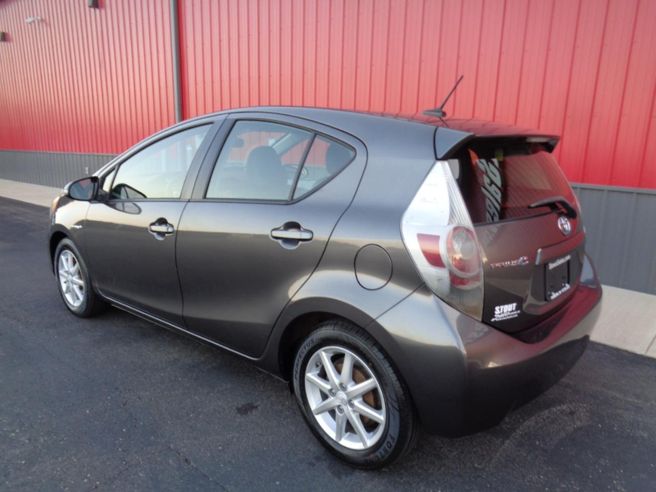 Toyota Prius c Four 2013