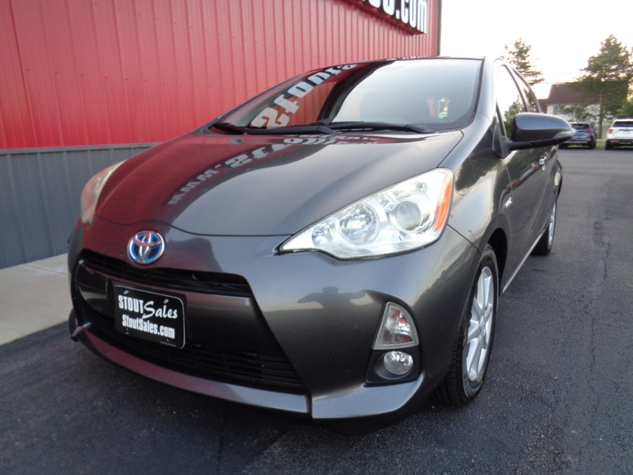 Toyota Prius c Four 2013