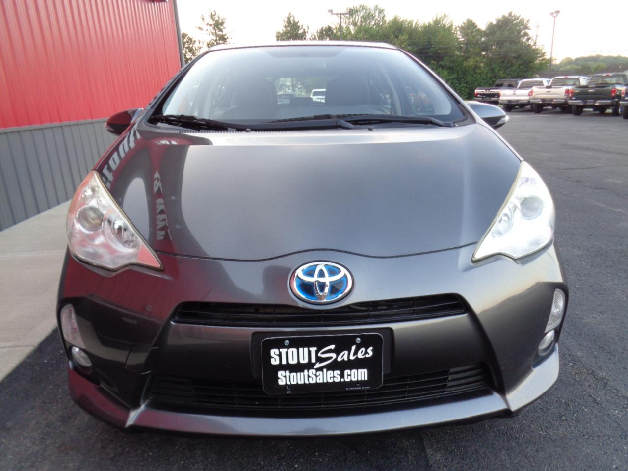 Toyota Prius c Four 2013