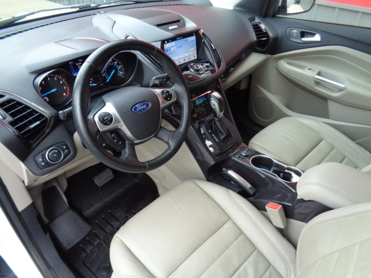 Ford Escape Titanium 4WD 2016