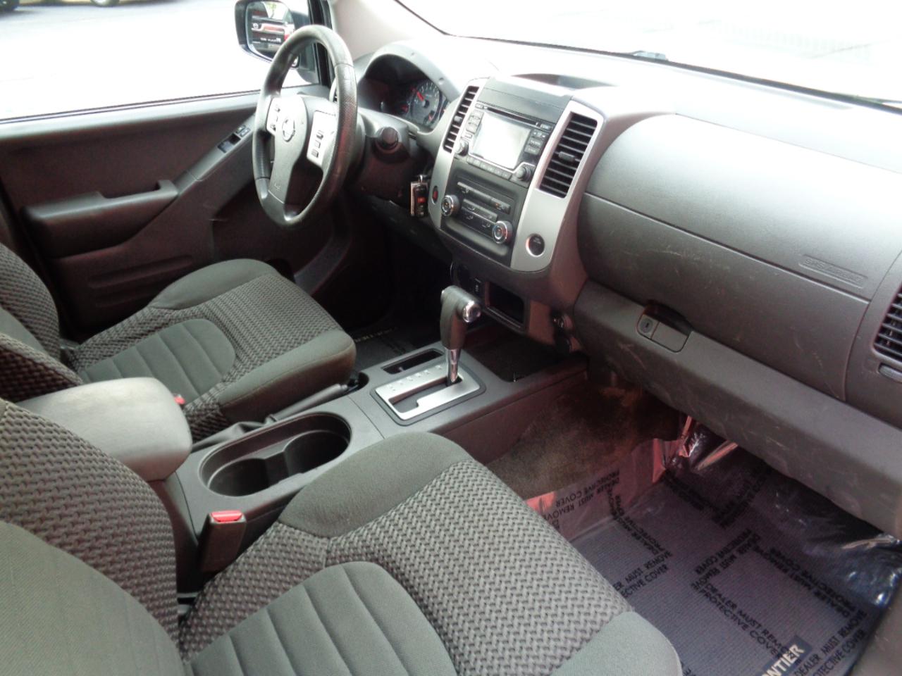 Nissan Frontier SV King Cab I4 5AT 2WD 2017